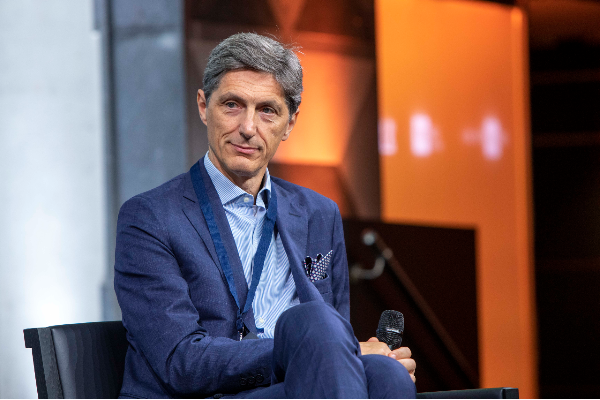 Snam accelera sulla decarbonizzazione: nel nuovo piano investimenti a 10 mld Snam accelera sulla decarbonizzazione: nel nuovo piano investimenti a 10 mld