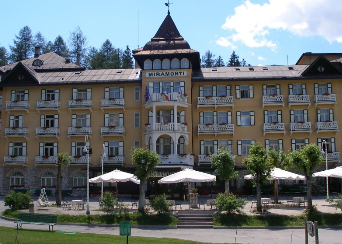 Chiuso per motivi di sicurezza l’Hotel Miramonti di Cortina d’Ampezzo Chiuso per motivi di sicurezza l’Hotel Miramonti di Cortina d’Ampezzo