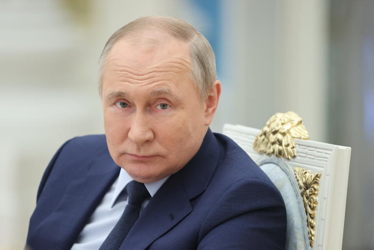 Putin è morto? Giallo a Mosca. Caos in Russia. Voci di golpe comunista Putin è morto? Giallo a Mosca. Caos in Russia. Voci di golpe comunista