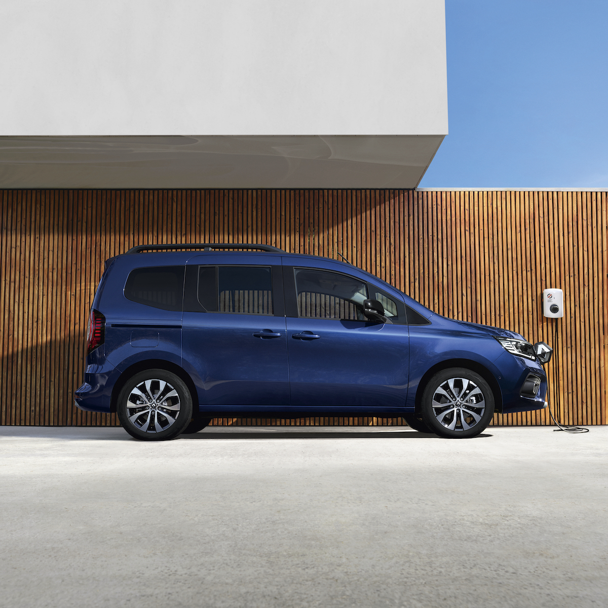 Renault Kangoo passa alla versione full electric Renault Kangoo passa alla versione full electric