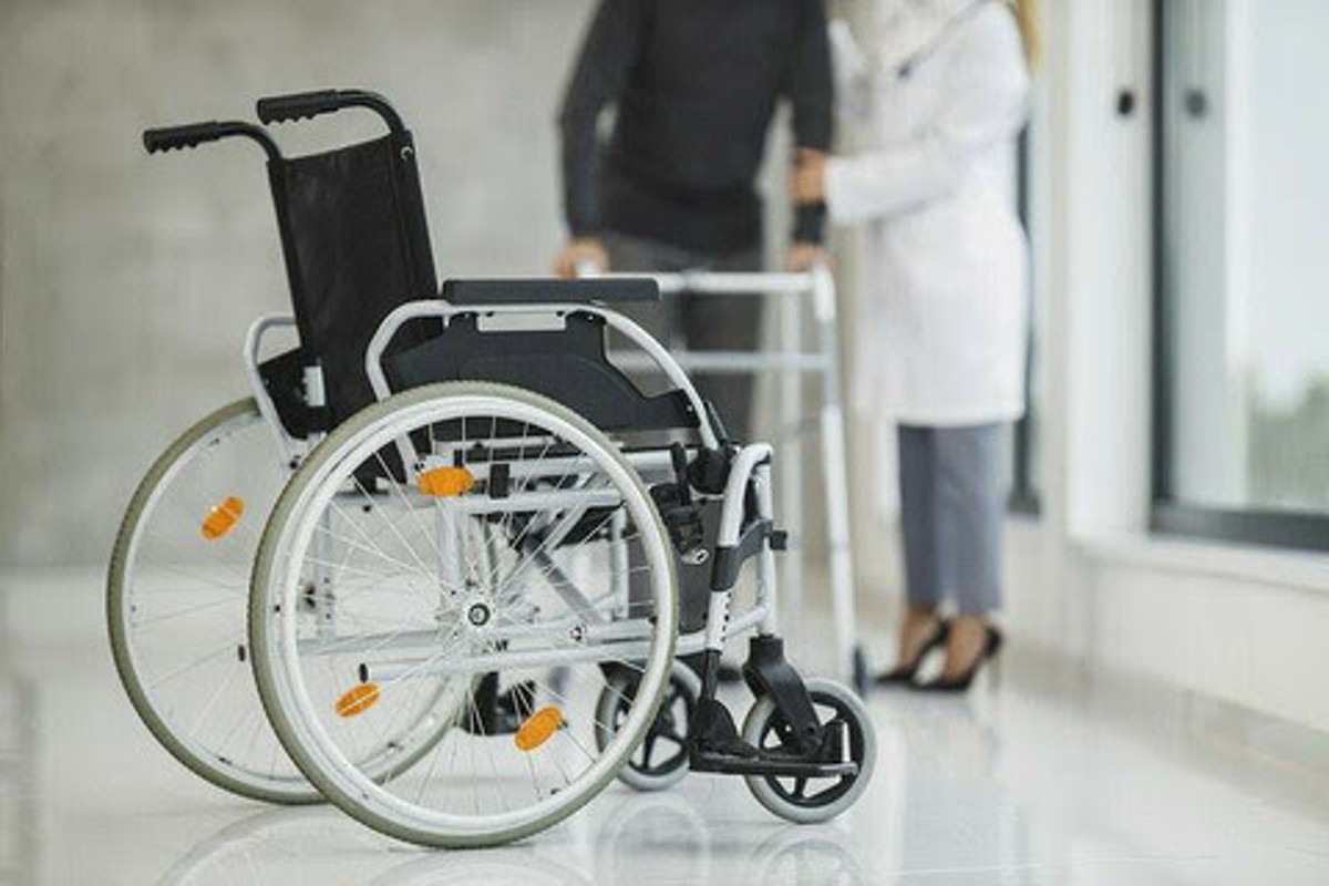 Falsi invalidi: un certificato 120 euro, ai domiciliari ortopedico ospedaliero Falsi invalidi: un certificato 120 euro, ai domiciliari ortopedico ospedaliero