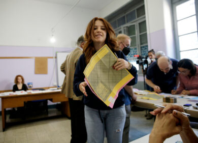 Sondaggi, risultati sorprendenti. Cambia tutto. Chi saliva, cala. E viceversa