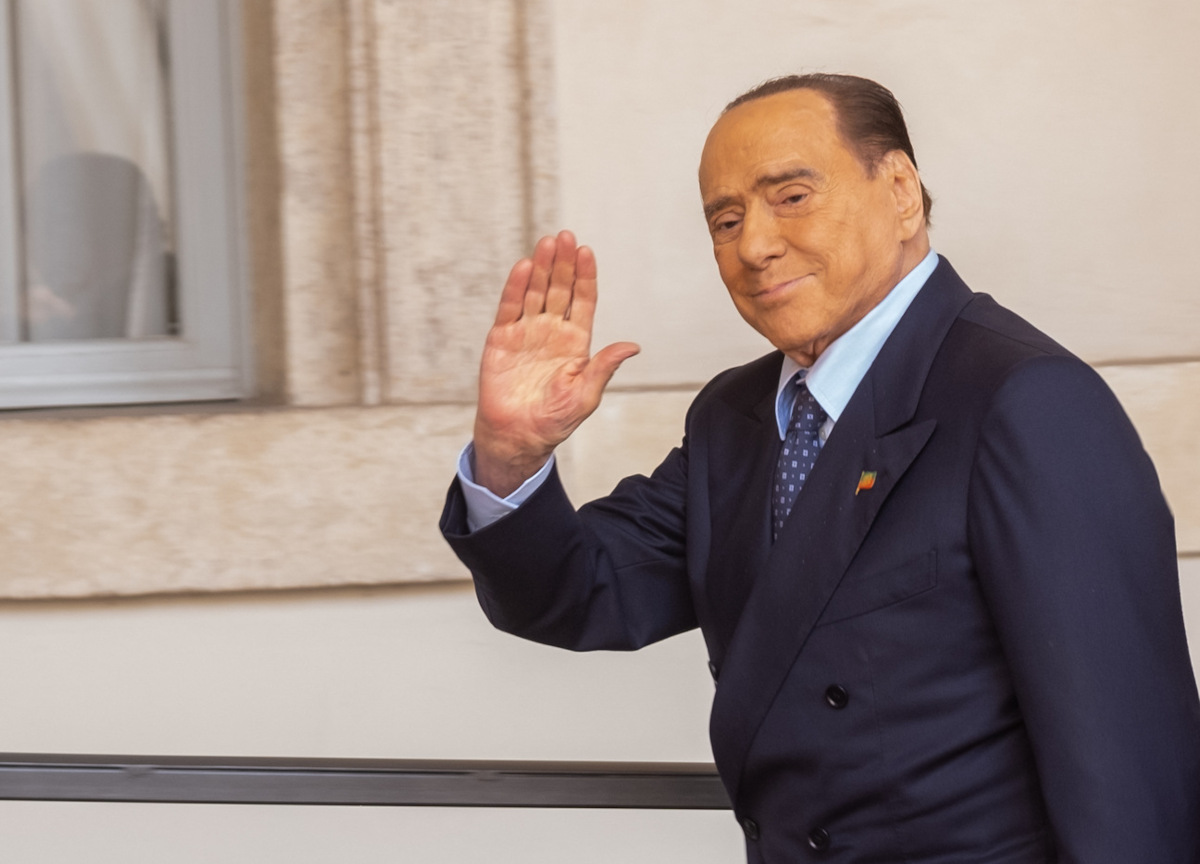 Dritto e Rovescio, ospiti stasera: Berlusconi, come deve cambiare la Giustizia Dritto e Rovescio, ospiti stasera: Berlusconi, come deve cambiare la Giustizia