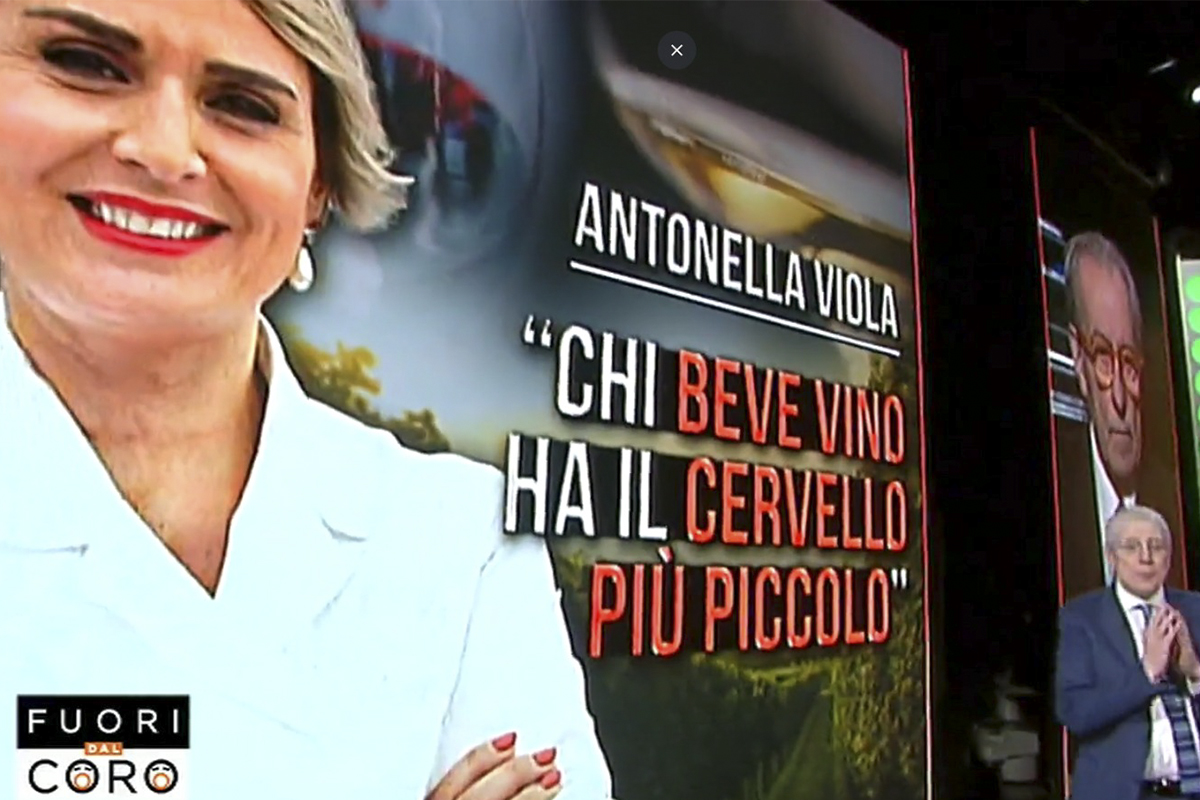 Fuori dal coro, Giordano asfalta Viola: “Non sai manco chi è il primo enologo” Fuori dal coro, Giordano asfalta Viola: “Non sai manco chi è il primo enologo”
