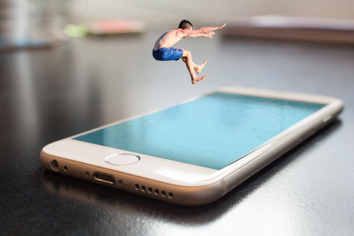 I rischi dello smartphone come “ciuccio digitale” – I consigli della psicologa I rischi dello smartphone come “ciuccio digitale” – I consigli della psicologa
