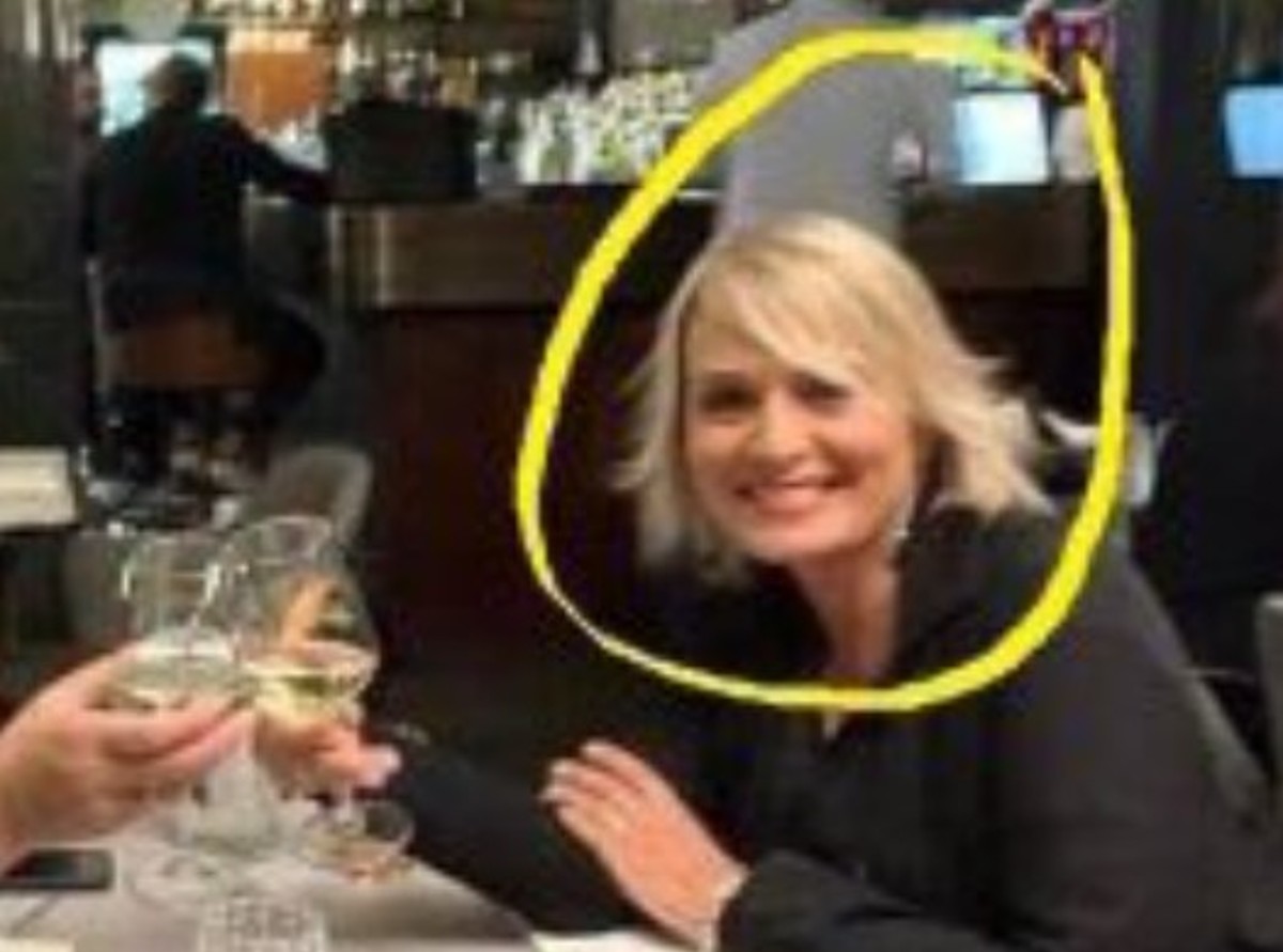 Fuori dal coro, Giordano asfalta Viola: “Non sai manco chi è il primo enologo” Fuori dal coro, Giordano asfalta Viola: “Non sai manco chi è il primo enologo”