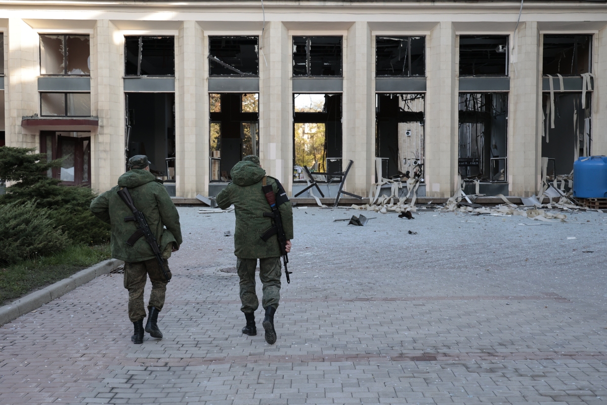 Ucraina, esplosioni vicino a Zaporizhzhia. “Biden non vuole fine della guerra” Ucraina, esplosioni vicino a Zaporizhzhia. “Biden non vuole fine della guerra”