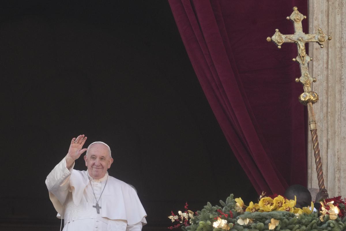 Il Papa avverte la Sacra Rota e gli sposi: il matrimonio è un vincolo