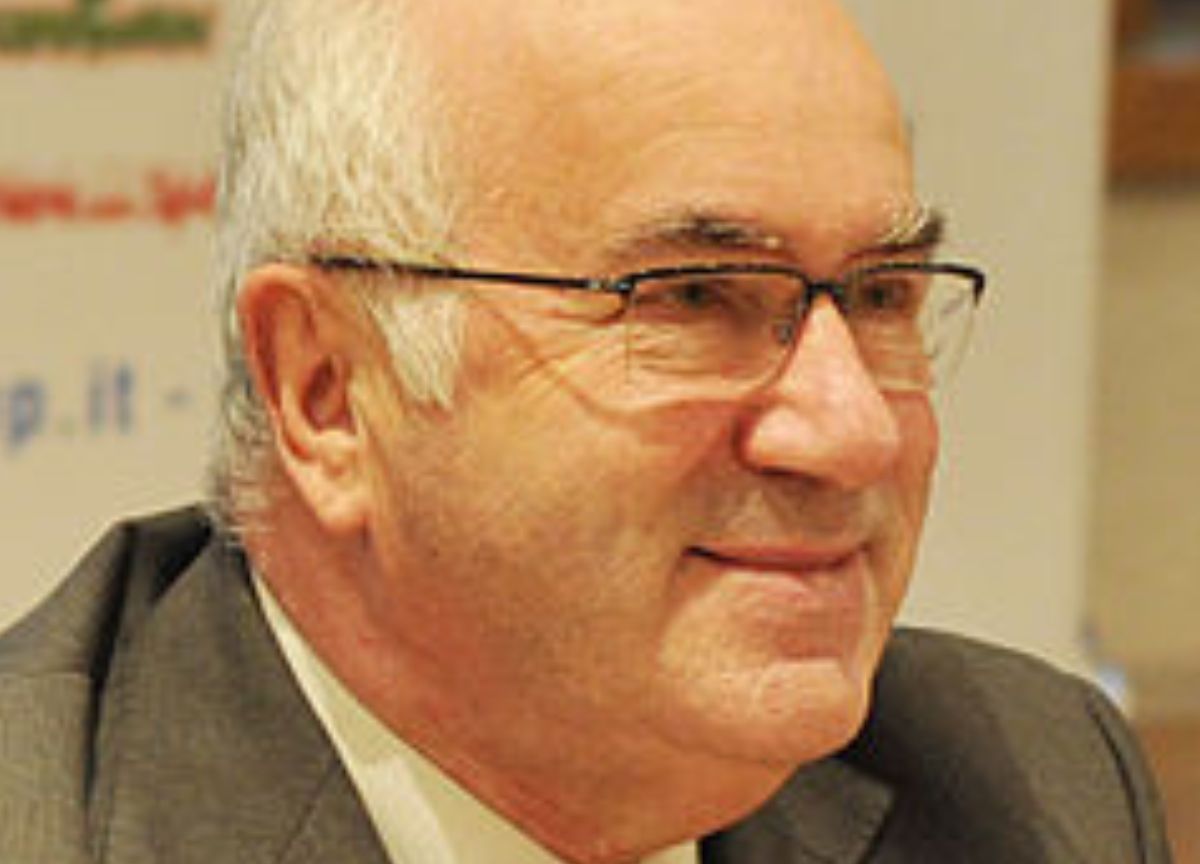 Morto Carlo Tavecchio, ex presidente Figc Morto Carlo Tavecchio, ex presidente Figc