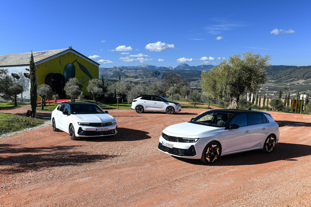 La storica sportività Opel GSe è ora ibrida plug-in