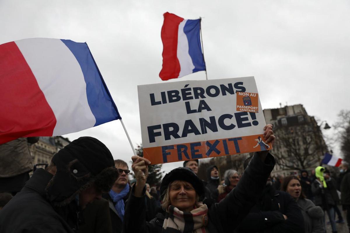 Francia, rivolta contro la riforma delle pensioni “non negoziabile” di Macron Francia, rivolta contro la riforma delle pensioni “non negoziabile” di Macron
