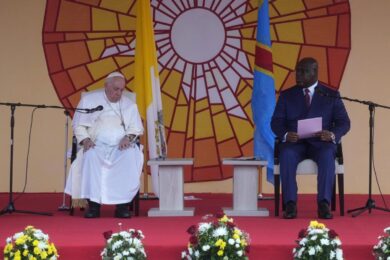 Papa Francesco a Kinshasa: “Giù le mani dall’Africa”