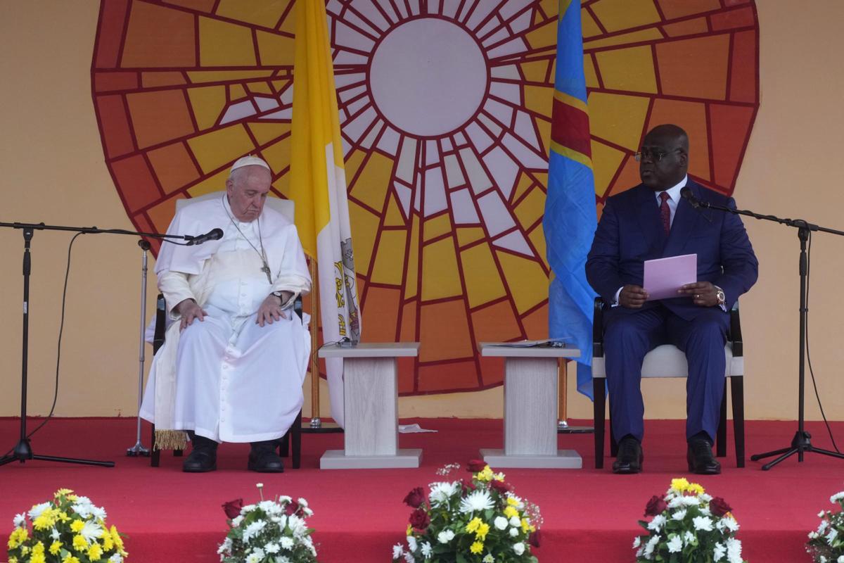 Papa Francesco a Kinshasa: “Giù le mani dall’Africa” Papa Francesco a Kinshasa: “Giù le mani dall’Africa”