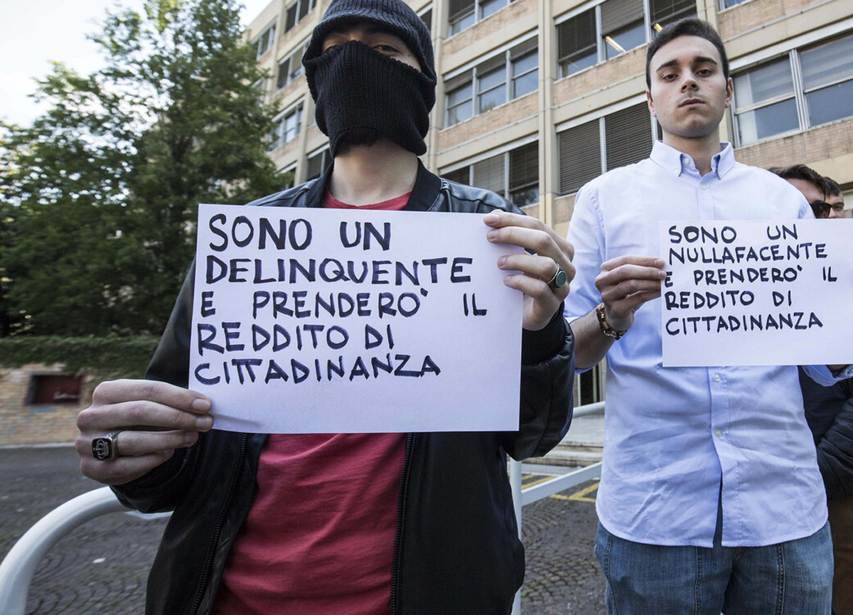 Reddito di cittadinanza, il tentativo del M5s di sopravvivere inglobando il Pd Reddito di cittadinanza, il tentativo del M5s di sopravvivere inglobando il Pd