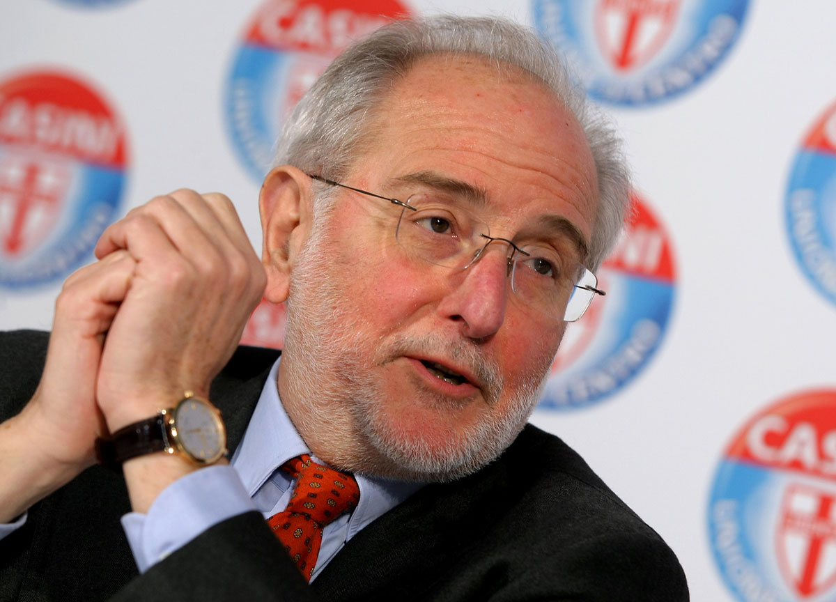 Ammanettato in tribunale, scompare Enzo Carra, arrestato da Antonio Di Pietro