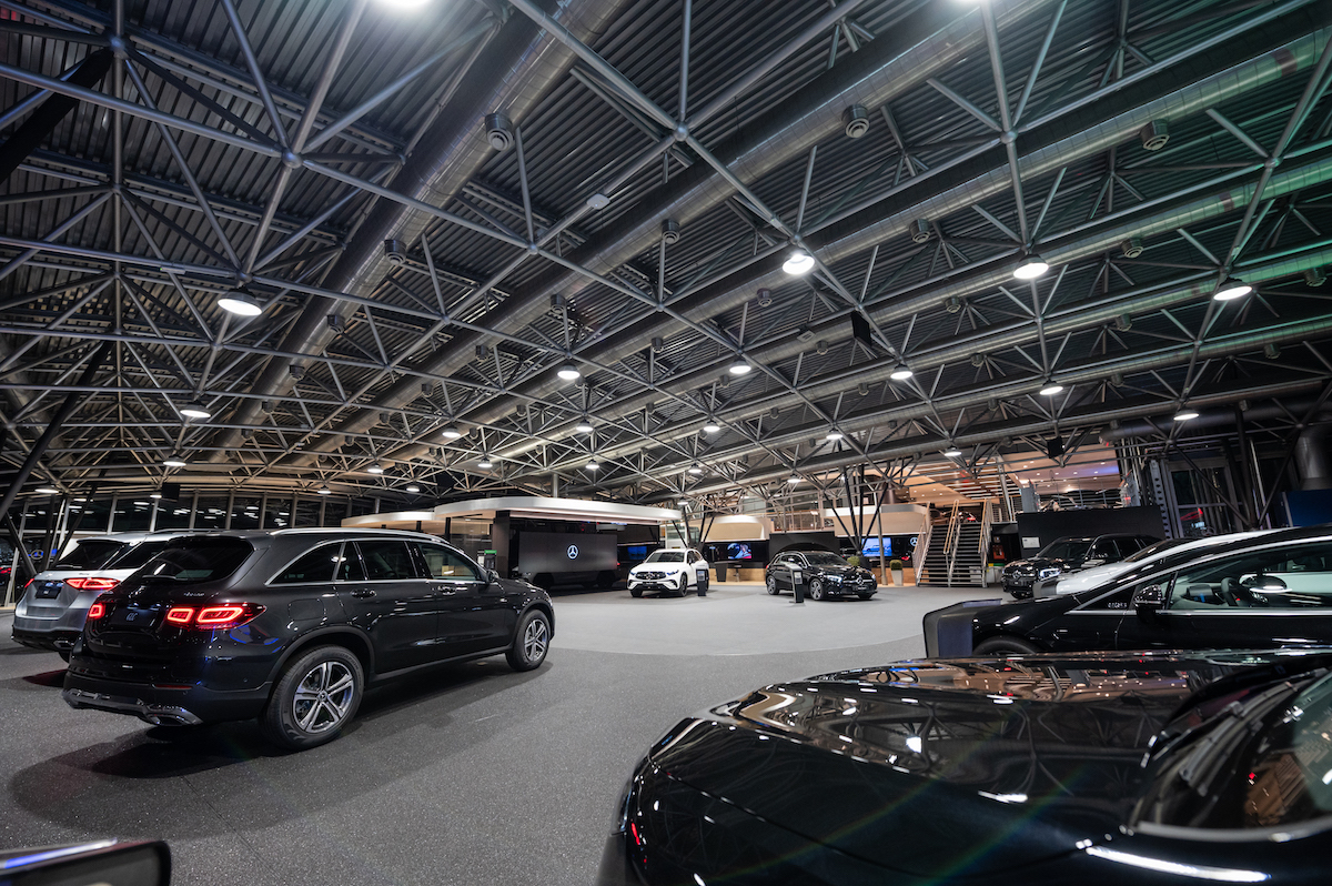 Mercedes, gli show room si trasformano in point of Experience