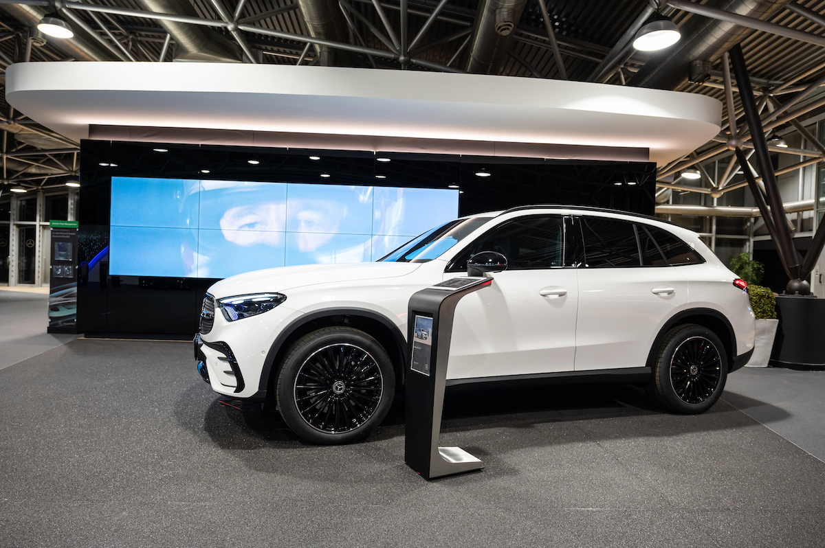Mercedes, gli show room si trasformano in point of Experience