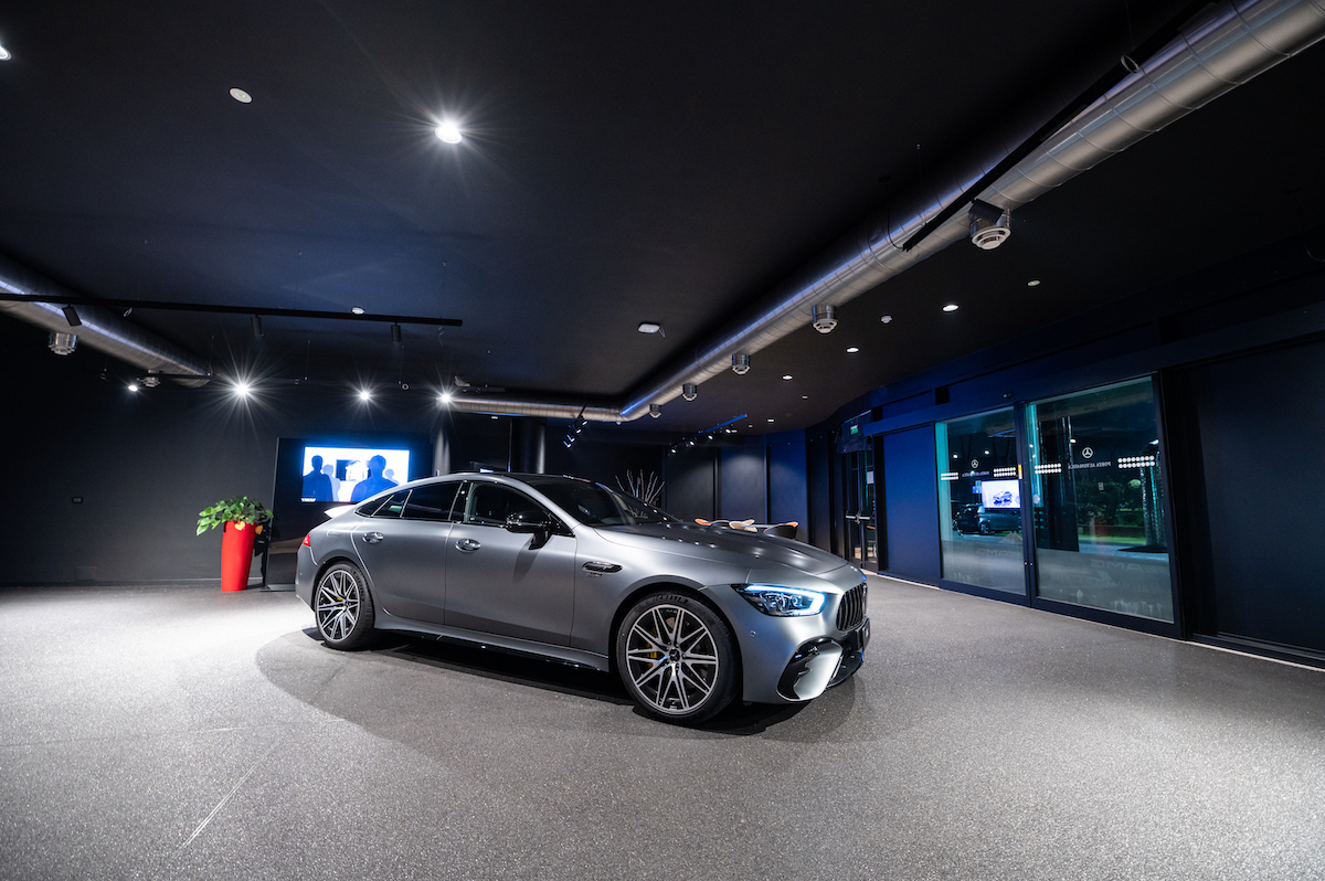 Mercedes, gli show room si trasformano in point of Experience