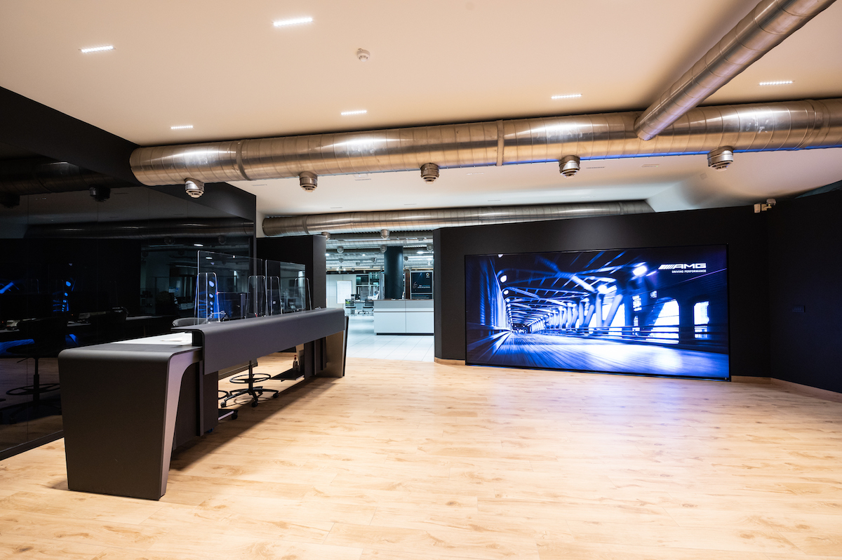 Mercedes, gli show room si trasformano in point of Experience