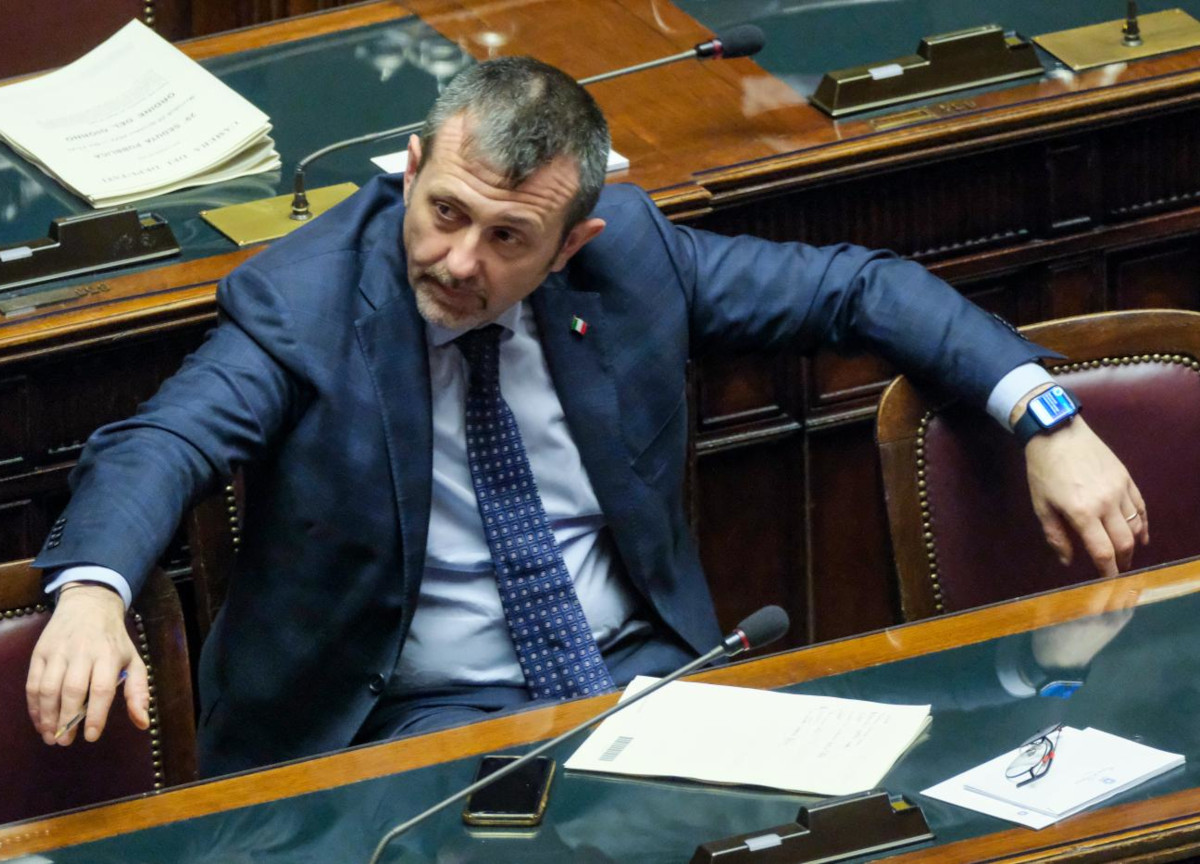 Donzelli-Delmastro, coinquilini d’Italia. Caso Cospito, confidenze a tavola? Donzelli-Delmastro, coinquilini d’Italia. Caso Cospito, confidenze a tavola?