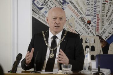 Massoneria, Bisi bastona Conte: “Noi legali, trasparenti e non segreti”