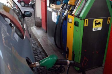 Russia, scatta l’embargo Ue sul petrolio. Arriva nuova impennata sul gasolio