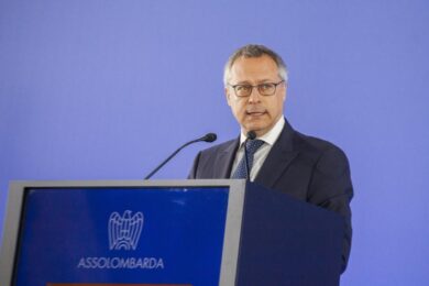 Auto elettriche, Bonomi contro l’Ue: “Alcune filiere italiane fuori gioco”