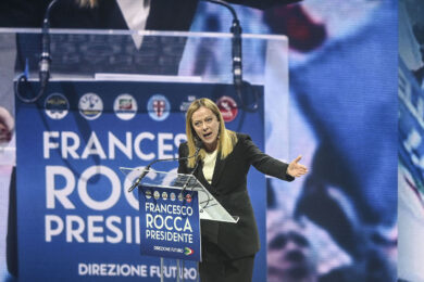 Meloni: “Italia isolata? Non siamo ridicoli, è fondatrice Nato, Ue e nel G7”