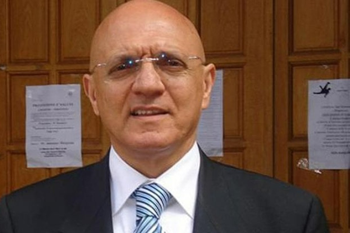 Messina Denaro, arrestato il medico Alfonso Tumbarello. Pm: tutti in silenzio Messina Denaro, arrestato il medico Alfonso Tumbarello. Pm: tutti in silenzio