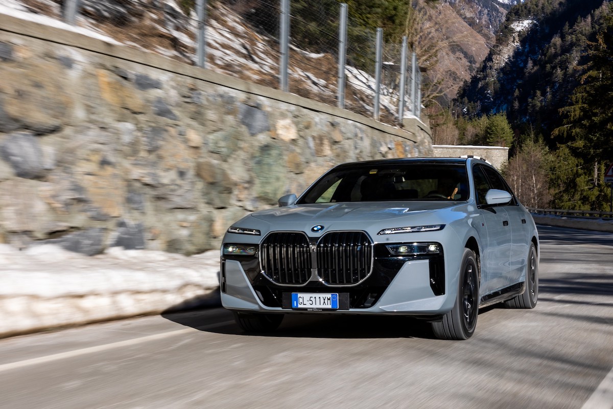 BMW accelera nella mobilità elettrica