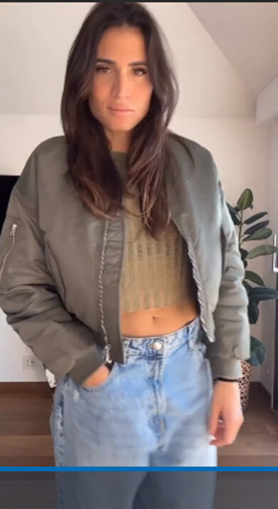 Cassano, la moglie Carolina Marcialis si veste coi fans. “Madre natura ha creato la perfezione”