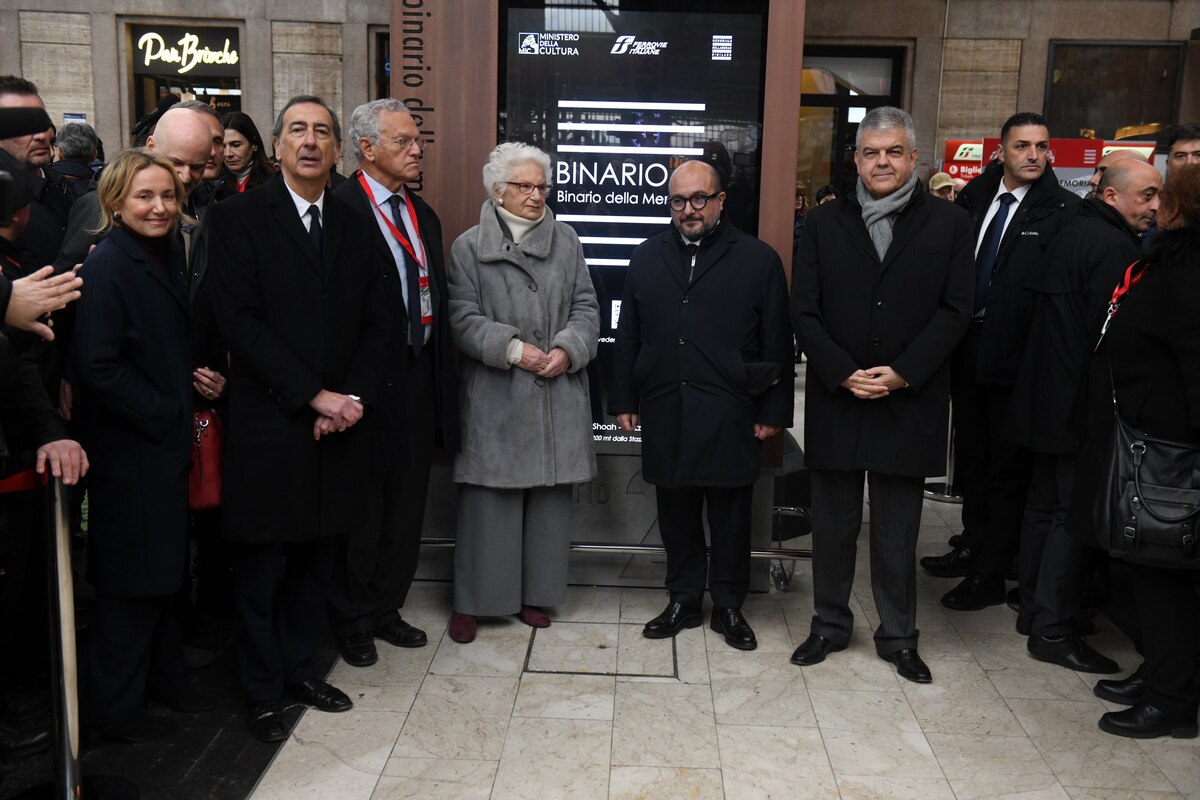 Gruppo FS: un totem al Binario 21 per ricordare le vittime della Shoah Gruppo FS: un totem al Binario 21 per ricordare le vittime della Shoah