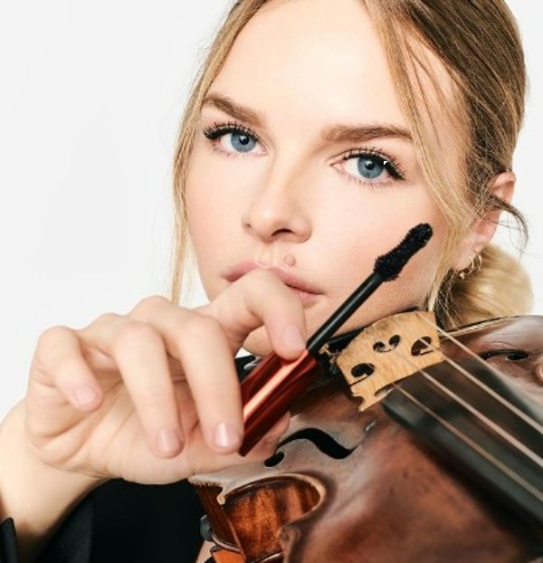 Chi è Laura Marzadori, il primo violino della Scala che suona a Sanremo 2023