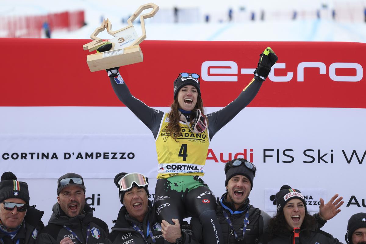 Galleria foto 'Marta Bassino oro ai Mondiali di sci: trionfo SuperG. Brignone e Goggia…' - foto 1