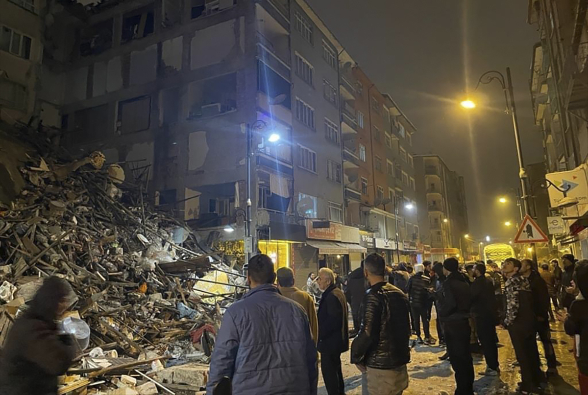 Terremoto Turchia, oltre 20mila morti. L’Italia dichiara lo stato d’emergenza Terremoto Turchia, oltre 20mila morti. L’Italia dichiara lo stato d’emergenza