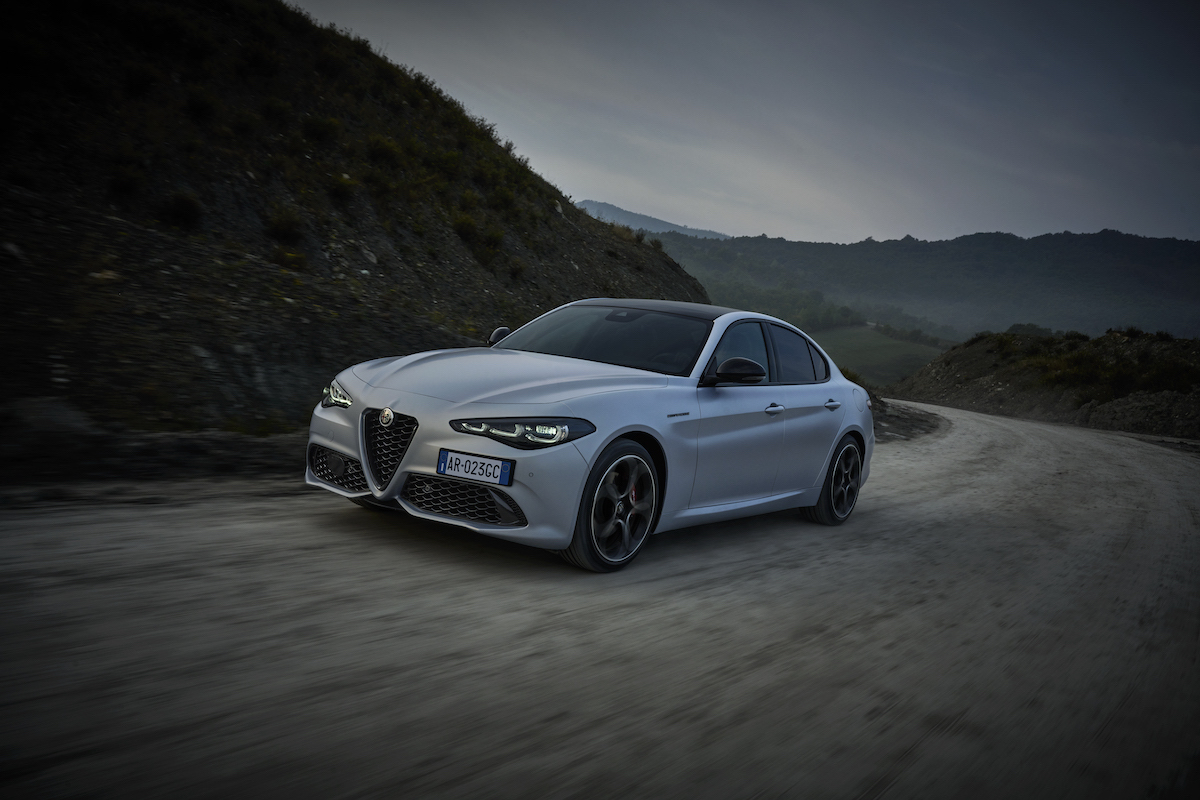 Alfa Romeo svela le nuove Giulia e Stelvio Alfa Romeo svela le nuove Giulia e Stelvio