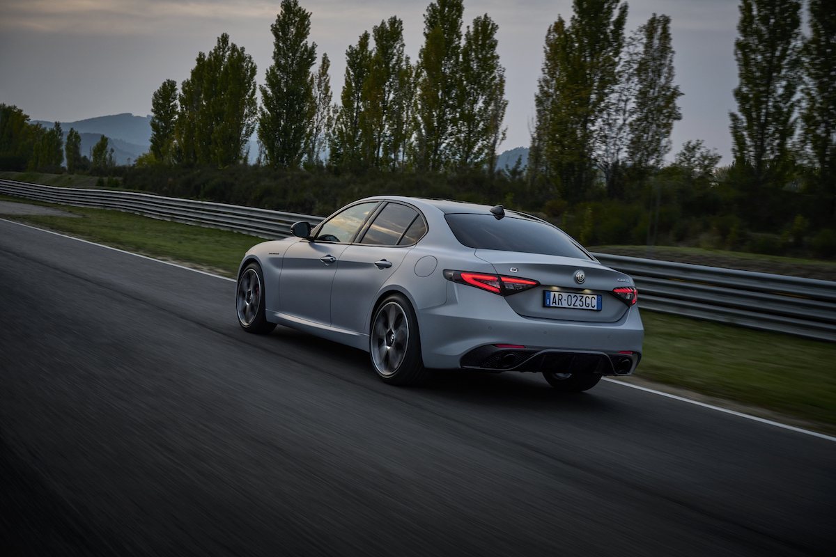 Alfa Romeo svela le nuove Giulia e Stelvio Alfa Romeo svela le nuove Giulia e Stelvio