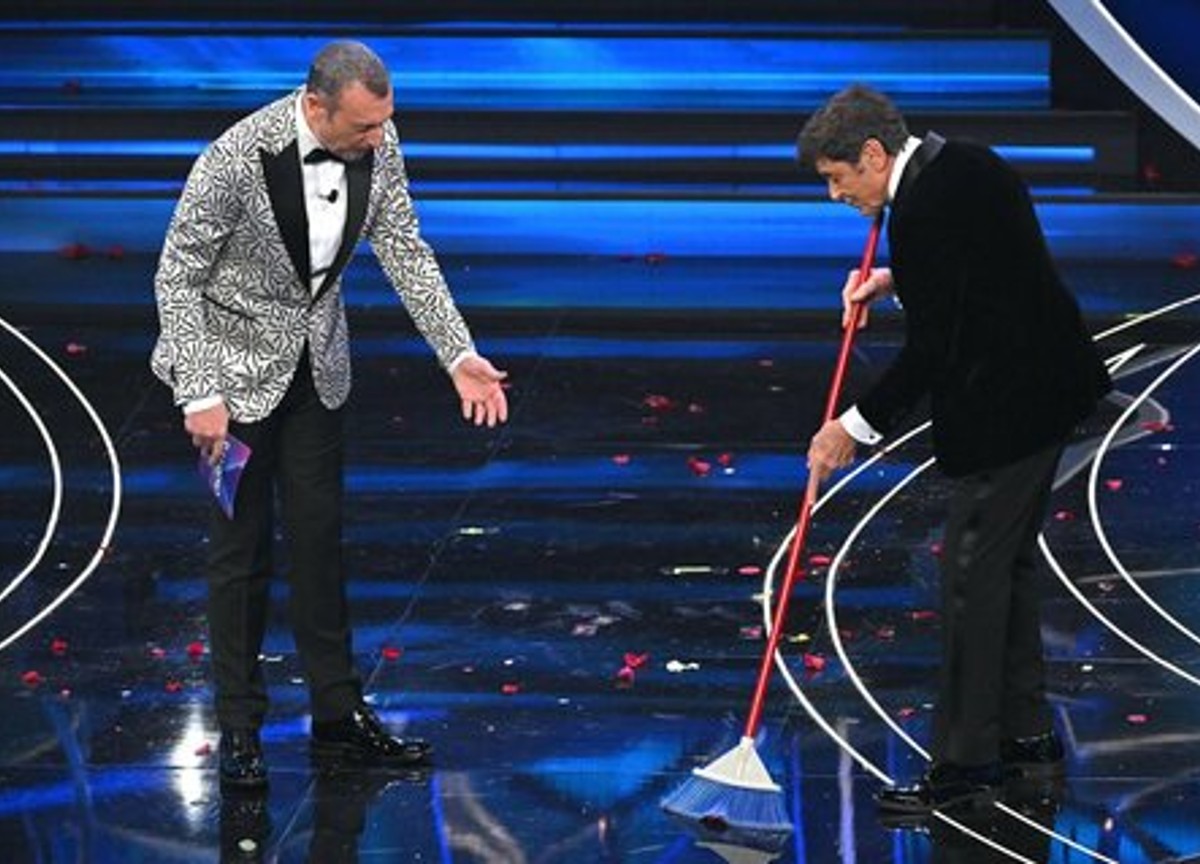 Con Sanremo 2023 esce allo scoperto il caos in Rai Con Sanremo 2023 esce allo scoperto il caos in Rai