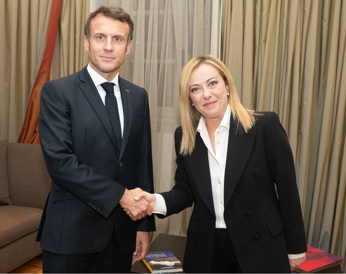 Zelensky in Ue, guerra diplomatica in Europa: tra Meloni e Macron finisce pari Zelensky in Ue, guerra diplomatica in Europa: tra Meloni e Macron finisce pari