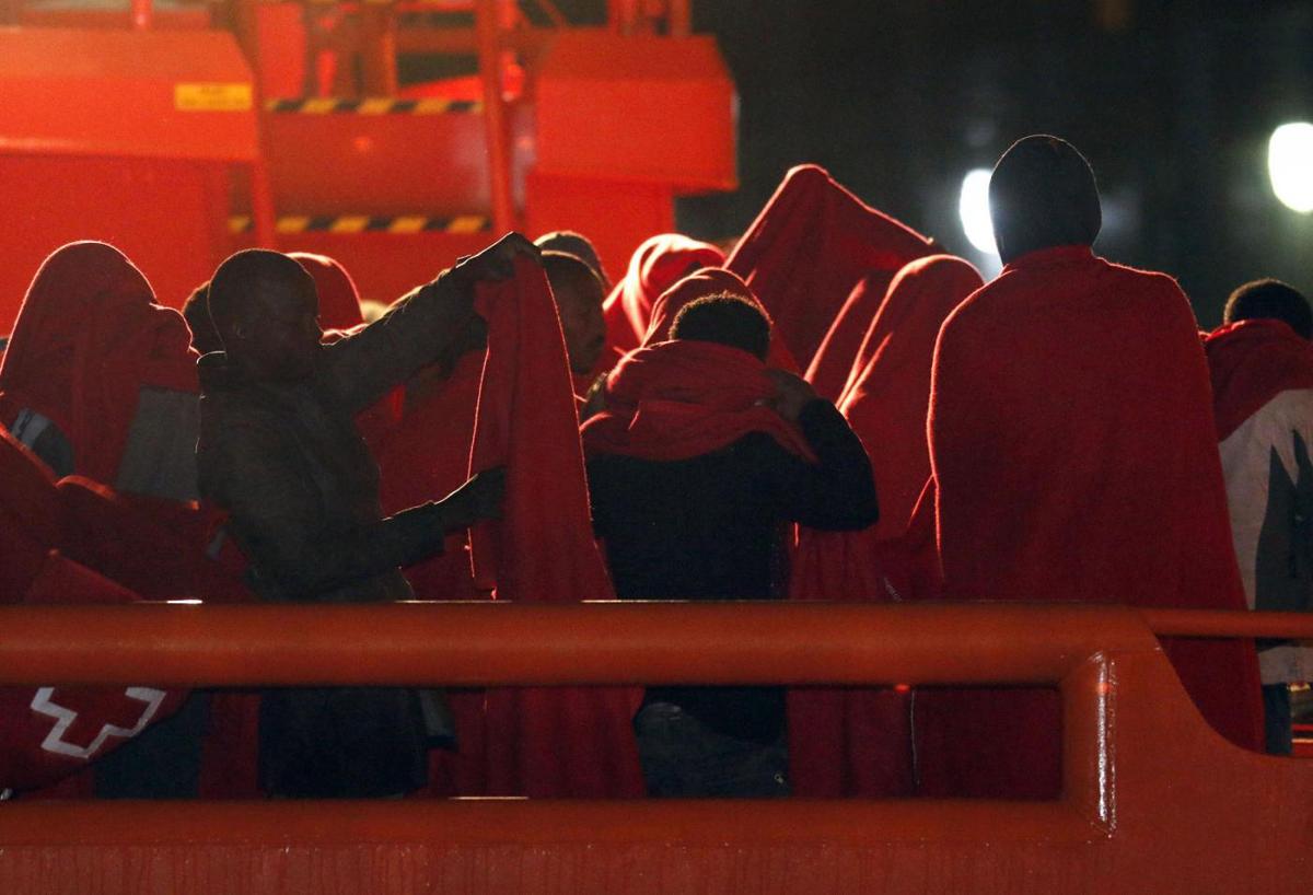 Scafisti, un fermo ogni 300 arrivi. Nel 2023 boom migranti in Italia Scafisti, un fermo ogni 300 arrivi. Nel 2023 boom migranti in Italia