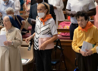 Pensioni, riforma in vista per le donne: “sconto” di 4 mesi per ogni figlio