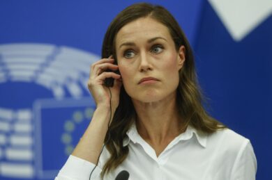 Sanna Marin? Amata più dagli stranieri che dai finlandesi. A breve può saltare