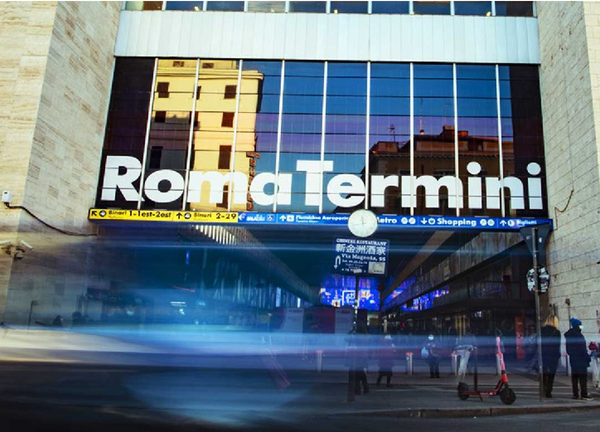 Termini fa paura: arriva il giubbotto anti accoltellamento: il video su Tiktok Termini fa paura: arriva il giubbotto anti accoltellamento: il video su Tiktok