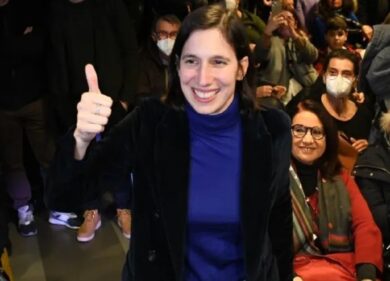 Primarie Pd, nel circolo più progressista di Milano è avanti Schlein