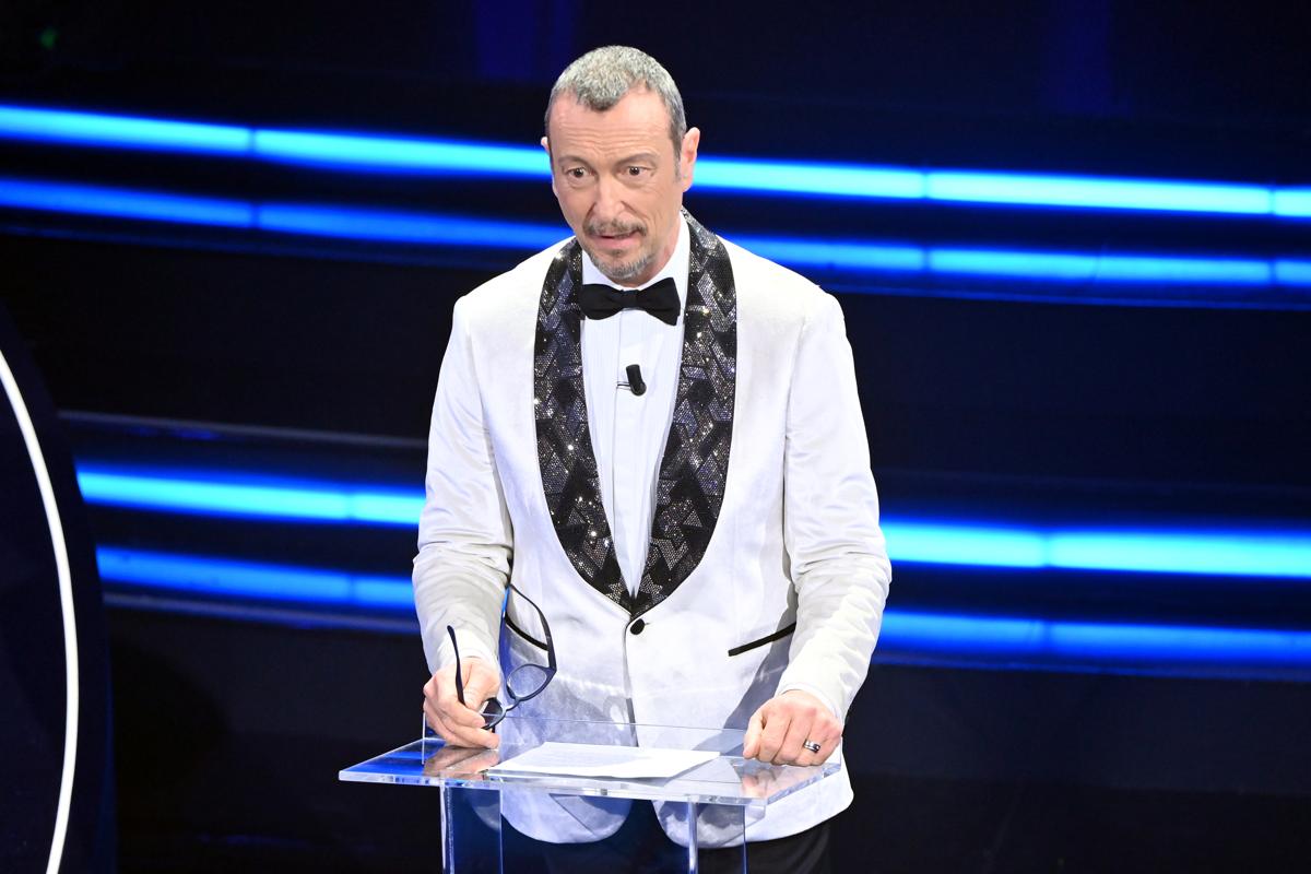Sanremo, Ciacci: “Gino Paoli deve scusarsi”. L’ira della figlia di Little Tony Sanremo, Ciacci: “Gino Paoli deve scusarsi”. L’ira della figlia di Little Tony