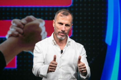 Tim batte le stime, crescono ricavi da servizi (+1,3%). Ok al piano 2023-2025