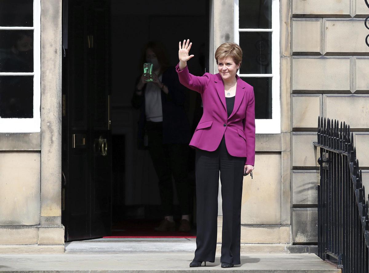 Scozia, si dimette a sorpresa la premier Nicola Sturgeon: ecco perchè Scozia, si dimette a sorpresa la premier Nicola Sturgeon: ecco perchè