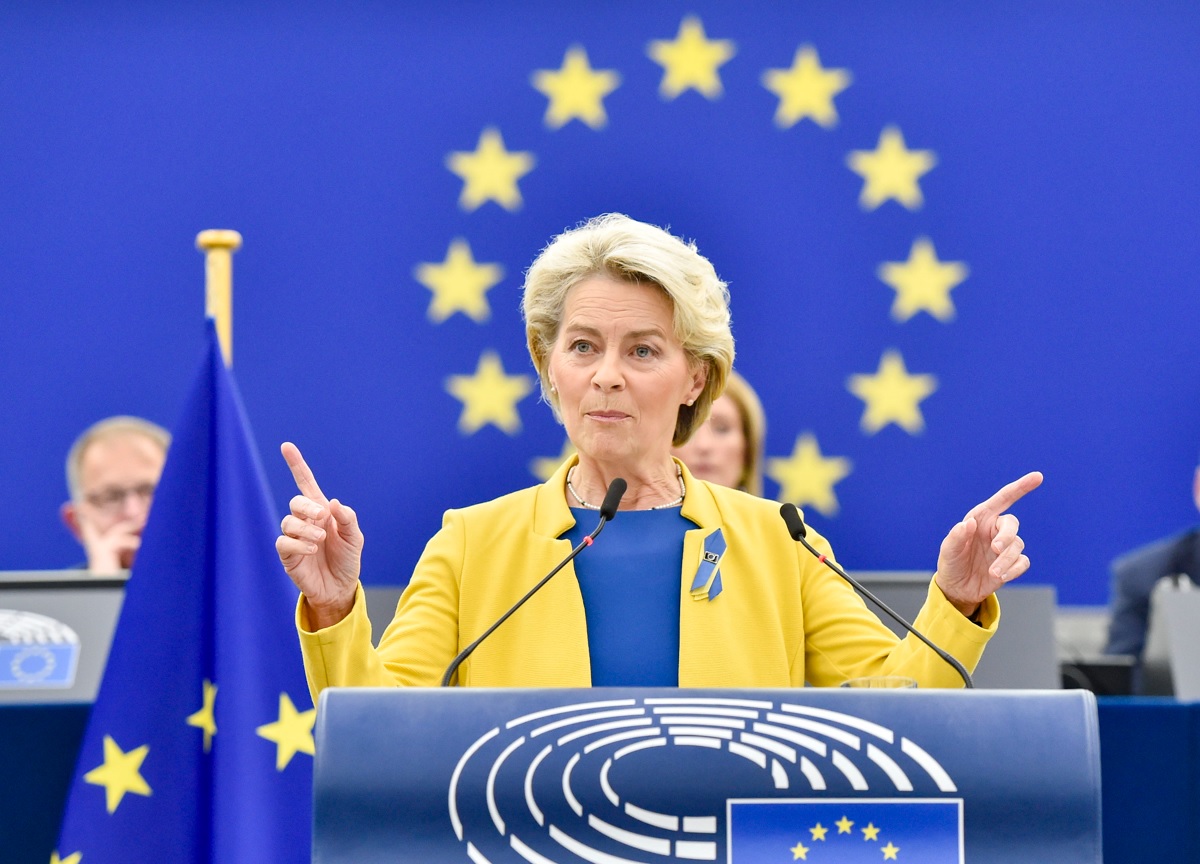 “Nascose sms col Ceo di Pfizer”. Il Nyt trascina in tribunale von der Leyen “Nascose sms col Ceo di Pfizer”. Il Nyt trascina in tribunale von der Leyen