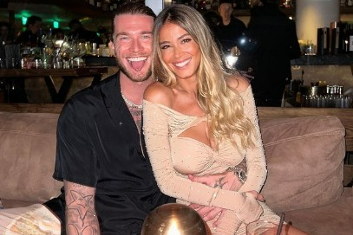Diletta Leotta, gli amici: è incinta. E Karius…le accarezza il pancino Diletta Leotta, gli amici: è incinta. E Karius…le accarezza il pancino