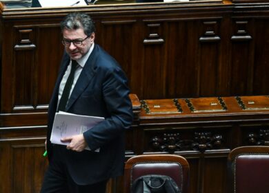 Milleproroghe, caos balneari: i dubbi di Mattarella sull’ennesimo rinvio